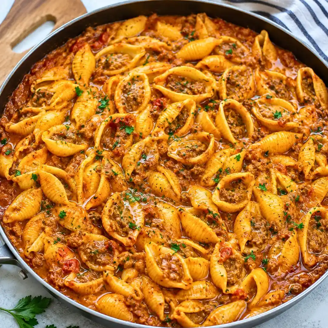 Creamy Beef and Shells: A Sweet and Savory Comfort Food Favorite