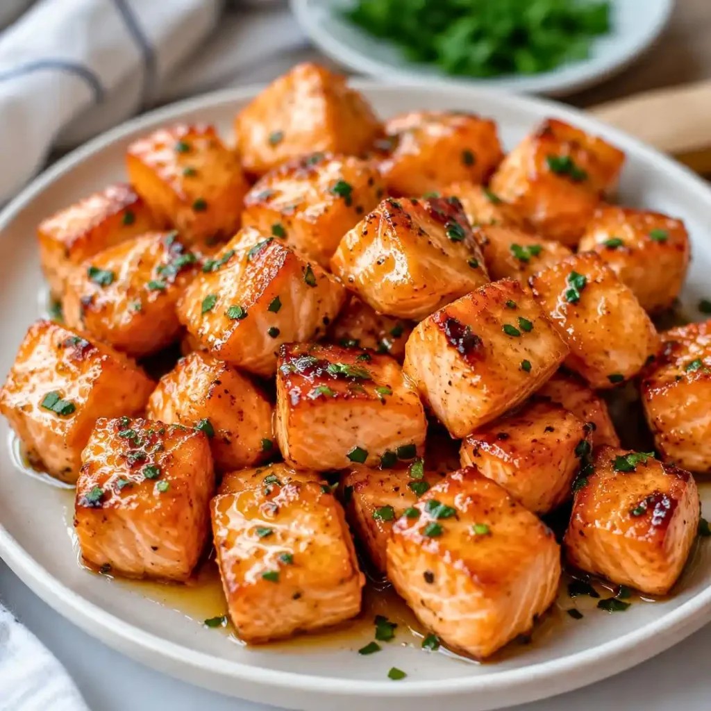 Crispy Air Fryer Honey Garlic Salmon Bites – Easy 20-Minute Dinner Recipe